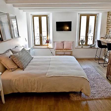 ベッド・アンド・ブレックファスト Meuble De Tourisme, Les Du Beffroi 3*