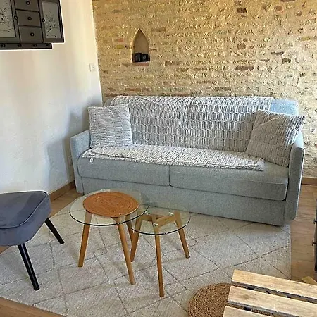Meuble De Tourisme, Les Du Beffroi לינה וארוחת בוקר 3*